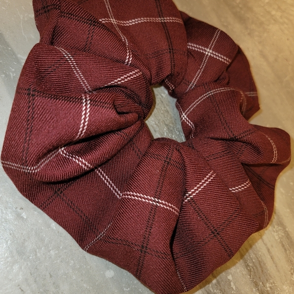 2 for 25! Giant scrunchies! - Picture 5 of 6